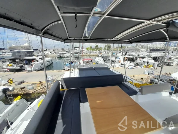 Bali 4.6 - Yacht Charter Sailica