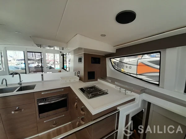 Bali 4.6 - Yacht Charter Sailica