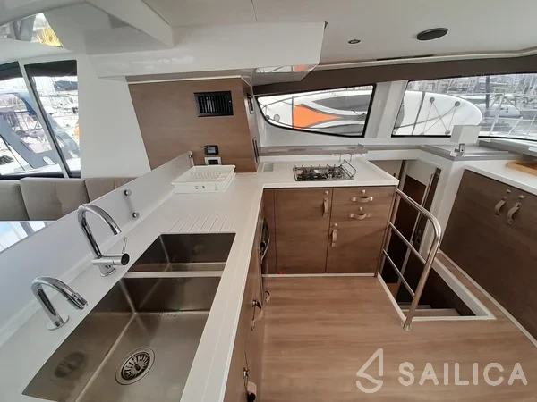 Bali 4.6 - Yacht Charter Sailica
