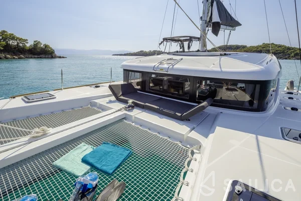 Lagoon 40 - Yacht Charter Sailica