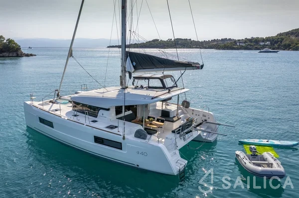 Lagoon 40 - Yacht Charter Sailica