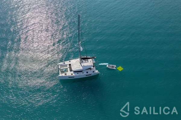 Lagoon 40 - Yacht Charter Sailica