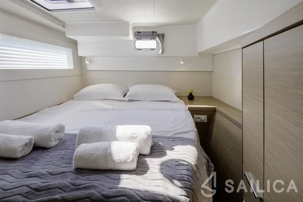 Lagoon 40 - Yacht Charter Sailica