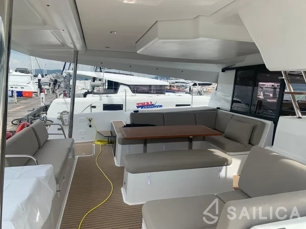 Elba 45 - Yacht Charter Sailica