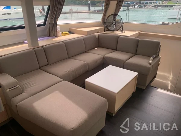 Elba 45 - Yacht Charter Sailica