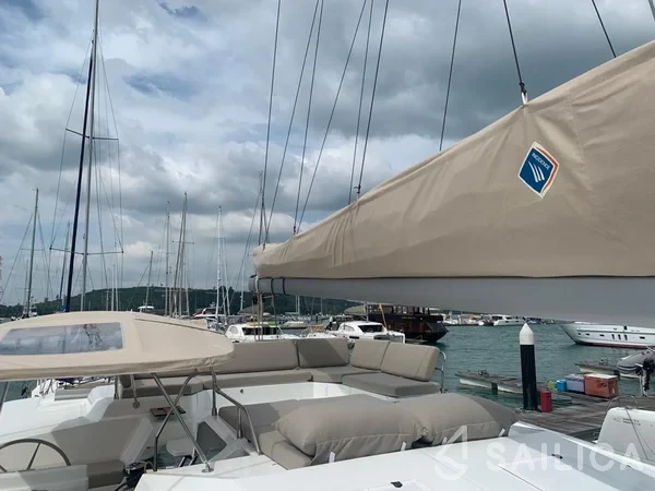Elba 45 - Yacht Charter Sailica