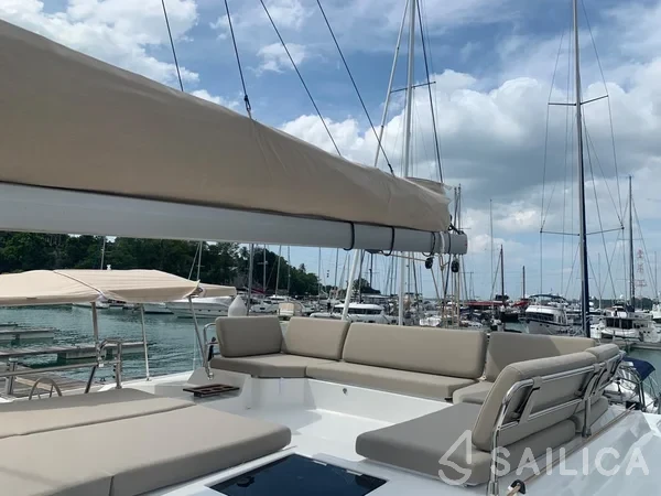 Elba 45 - Yacht Charter Sailica