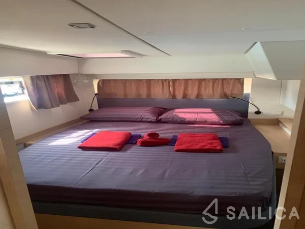 Elba 45 - Yacht Charter Sailica