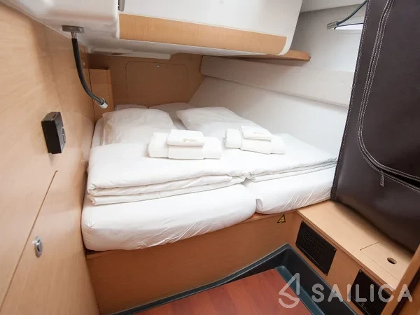 First 45 - Yacht Charter Sailica