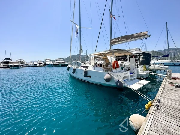 Dufour 430 - Yacht Charter Sailica