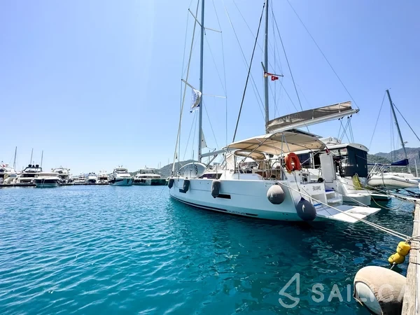 Dufour 430 - Yacht Charter Sailica