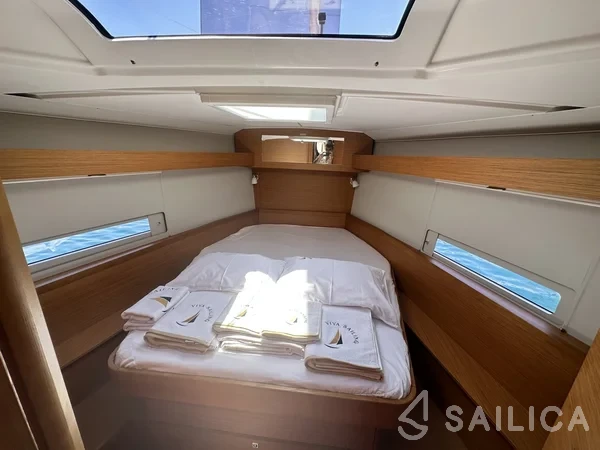 Dufour 430 - Yacht Charter Sailica
