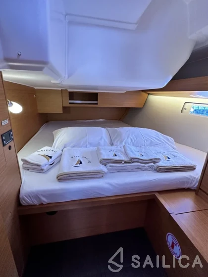 Dufour 430 - Yacht Charter Sailica