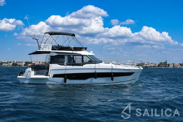 Merry Fisher 1295 FLY - Yacht Charter Sailica