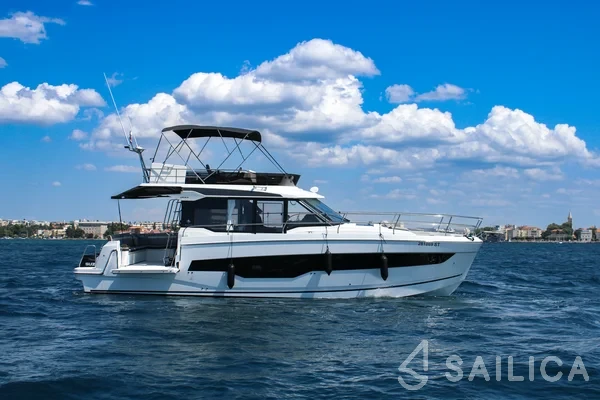 Merry Fisher 1295 FLY - Yacht Charter Sailica