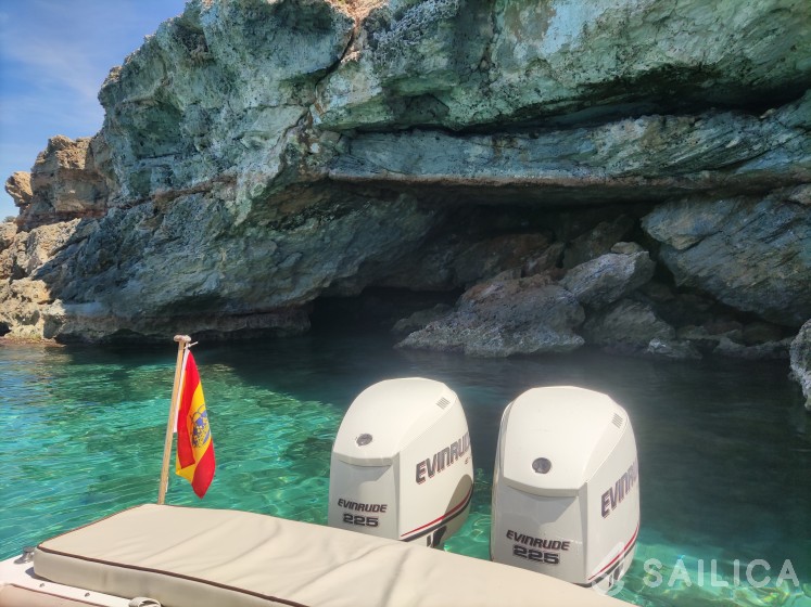 Tempest 32 Phantom - Yacht Charter Sailica