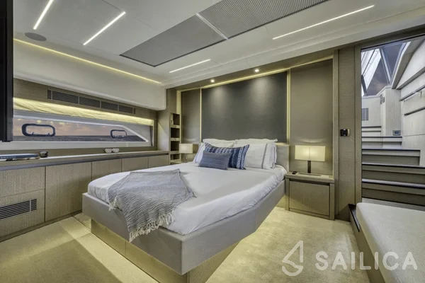 Prestige 690 - Yacht Charter Sailica