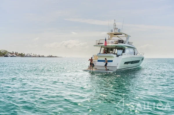 Prestige 690 - Yacht Charter Sailica