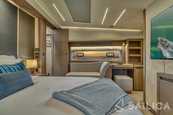 Prestige 690 - Yacht Charter Sailica