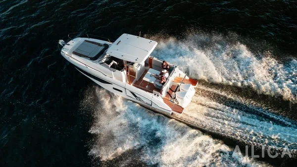 Beneteau Flyer 9 - Yacht Charter Sailica