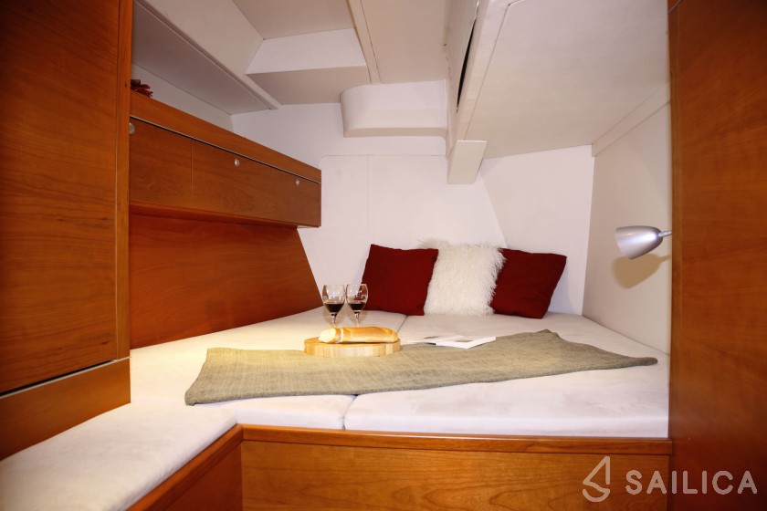 Hanse 545 - Yacht Charter Sailica