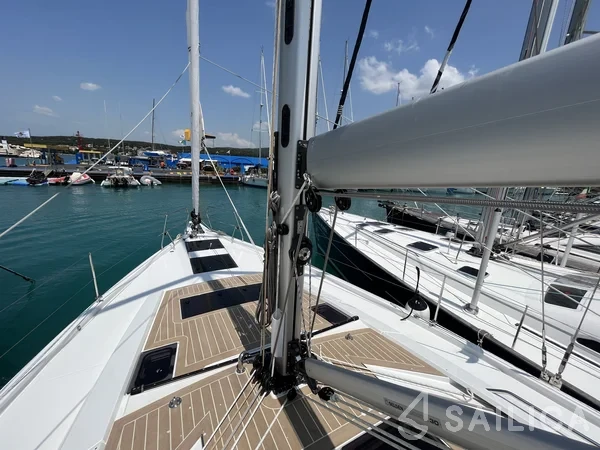 Hanse 460 - Yacht Charter Sailica