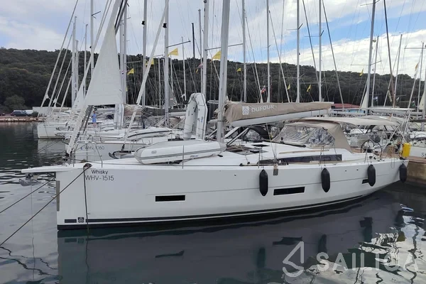 Dufour 430 - Yacht Charter Sailica