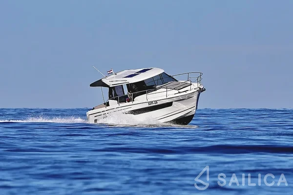 Merry Fisher 895 - Yacht Charter Sailica