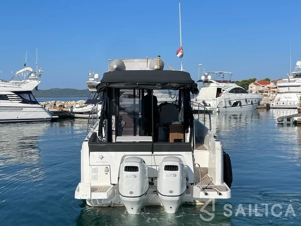 Merry Fisher 895 - Yacht Charter Sailica