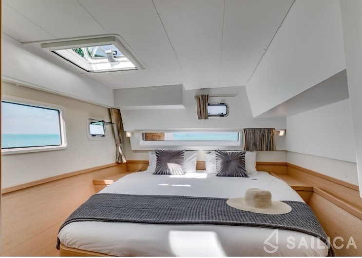 Lagoon 42 - 3 + 1 cab. - Yacht Charter Sailica