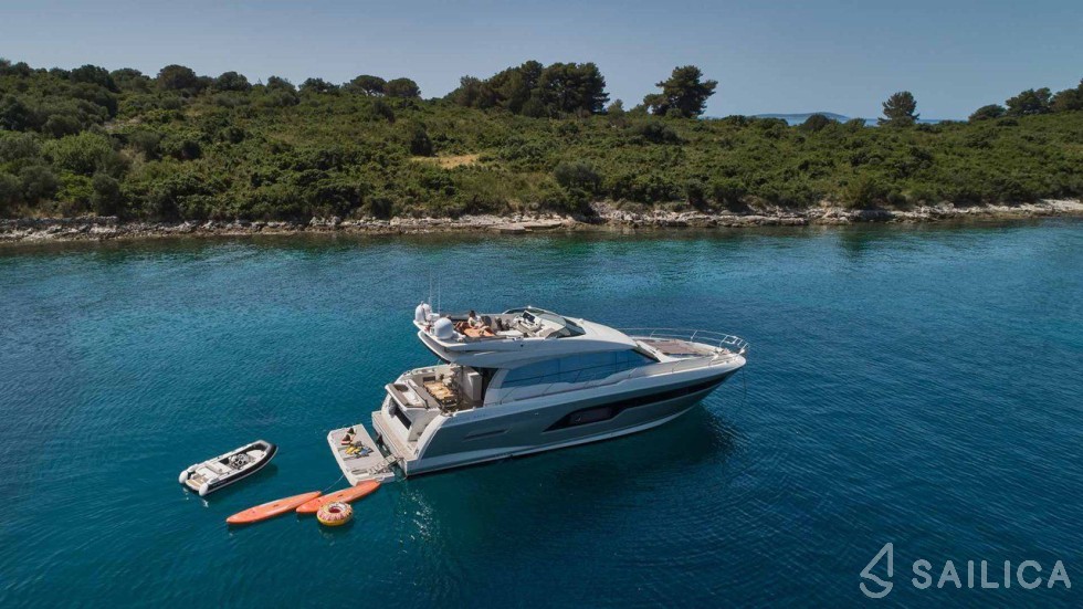 Prestige 630S - Yacht Charter Sailica