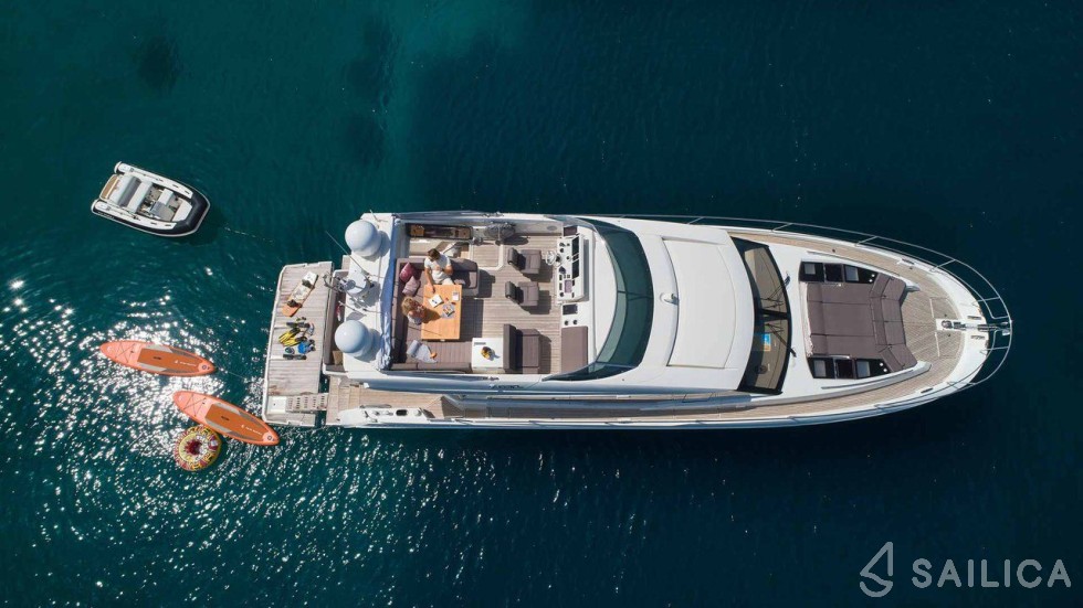Prestige 630S - Yacht Charter Sailica