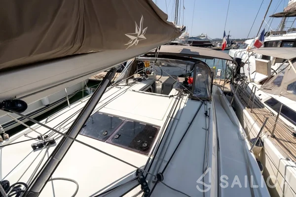 Sun Odyssey 410 - Yacht Charter Sailica