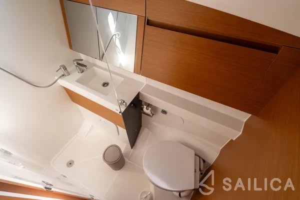 Sun Odyssey 410 - Yacht Charter Sailica