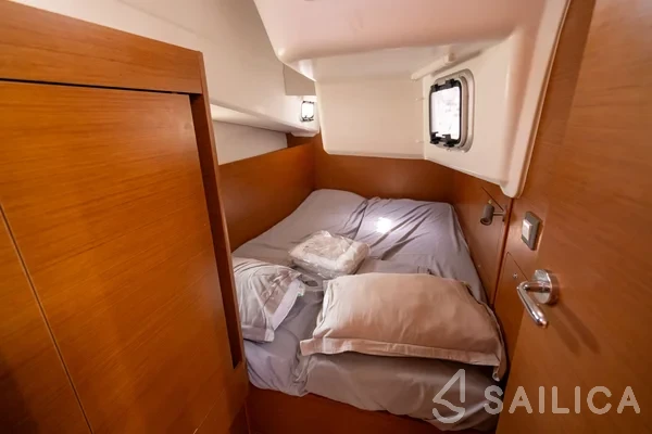 Sun Odyssey 410 - Yacht Charter Sailica