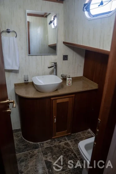 Gulet - Yacht Charter Sailica