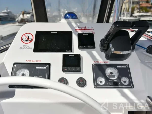 Aventura 34 - Yacht Charter Sailica