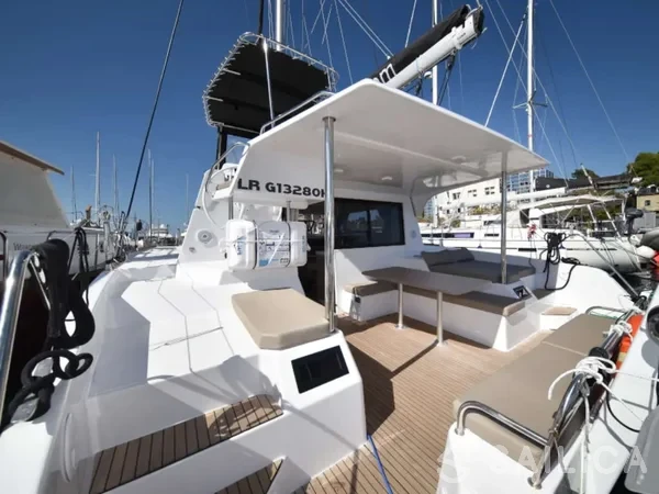 Aventura 34 - Yacht Charter Sailica