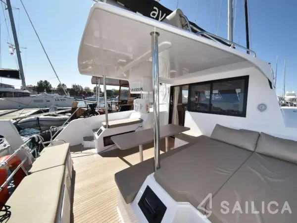 Aventura 34 - Yacht Charter Sailica