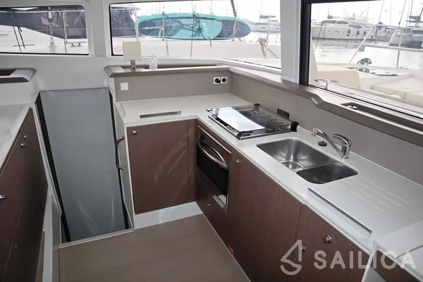 Bali 4.1 - Yacht Charter Sailica