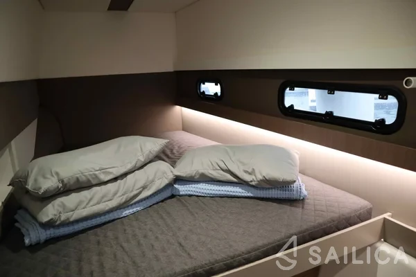Bali 4.1 - Yacht Charter Sailica