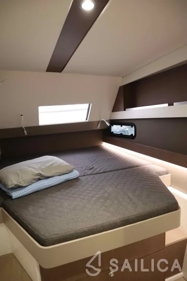 Bali 4.1 - Yacht Charter Sailica