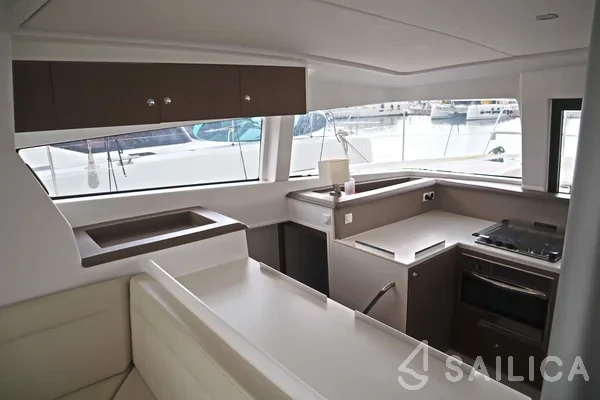 Bali 4.1 - Yacht Charter Sailica