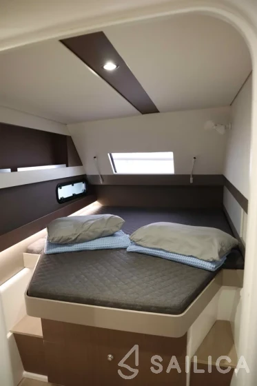 Bali 4.1 - Yacht Charter Sailica