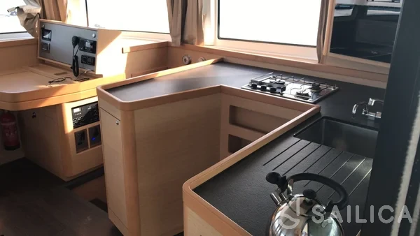 Lagoon 42 - Yacht Charter Sailica