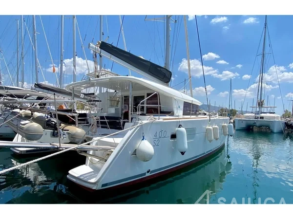 Lagoon 400 S2 - Yacht Charter Sailica