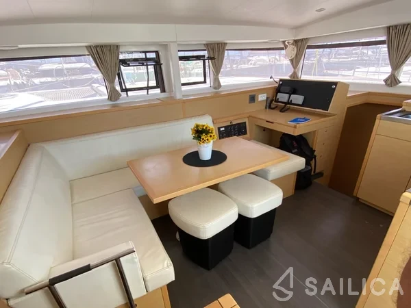 Lagoon 400 S2 - Yacht Charter Sailica