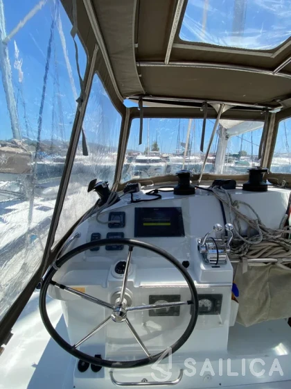 Lagoon 400 S2 - Yacht Charter Sailica