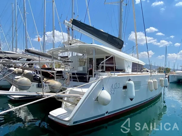 Lagoon 400 S2 - Yacht Charter Sailica
