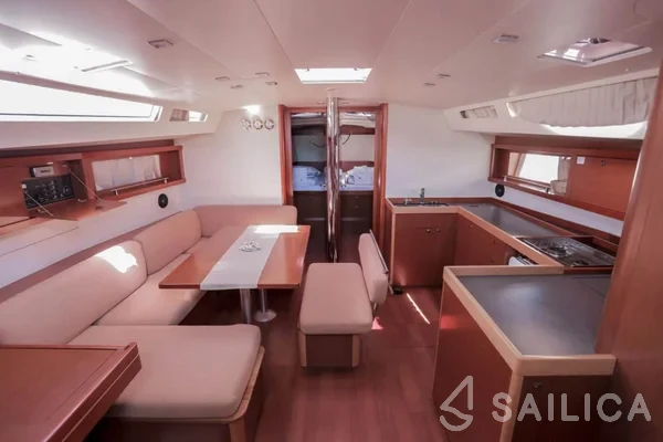 Oceanis 48 - Yacht Charter Sailica